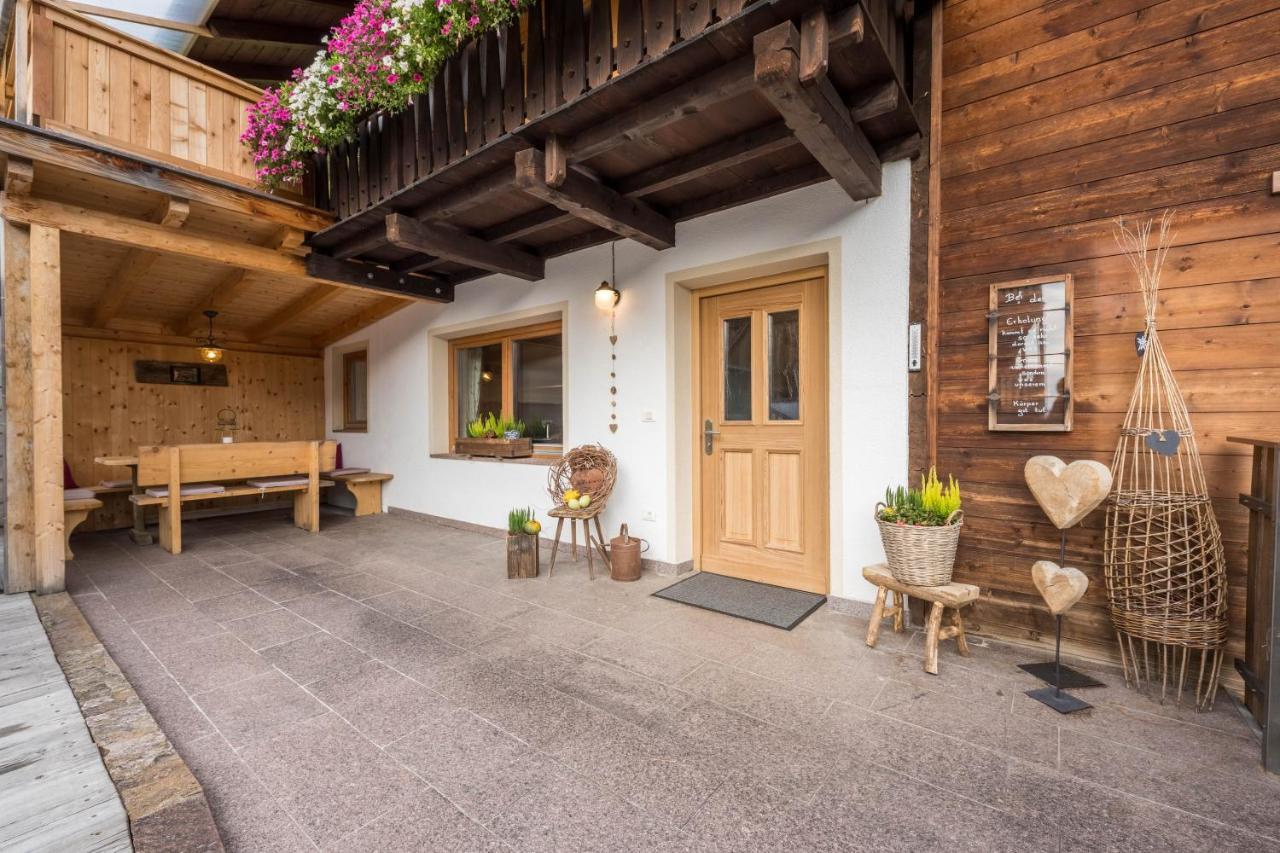 Panorama Apartment Raffeinhof Santa Valburga Eksteriør billede