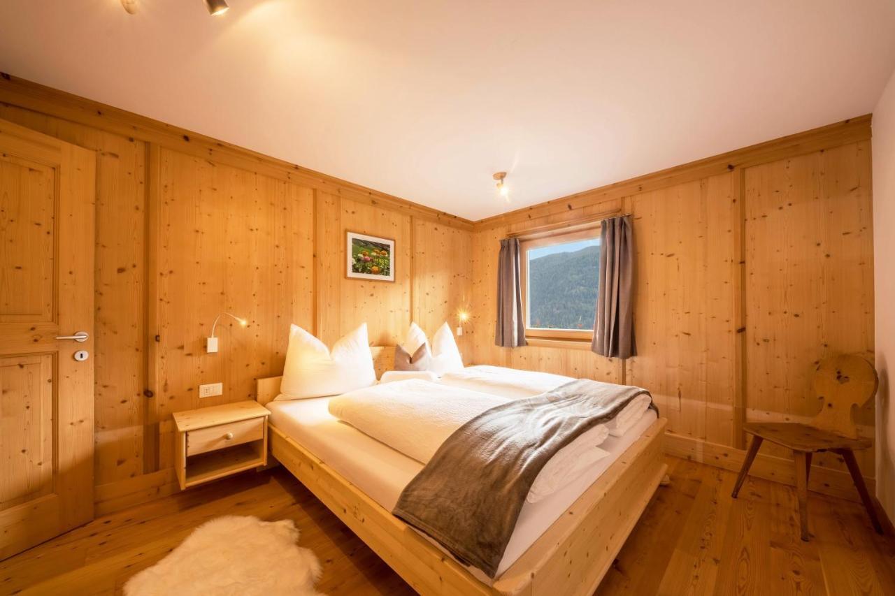 Panorama Apartment Raffeinhof Santa Valburga Eksteriør billede