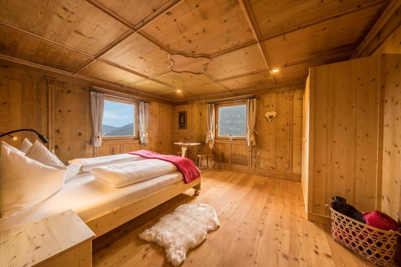 Panorama Apartment Raffeinhof Santa Valburga Eksteriør billede