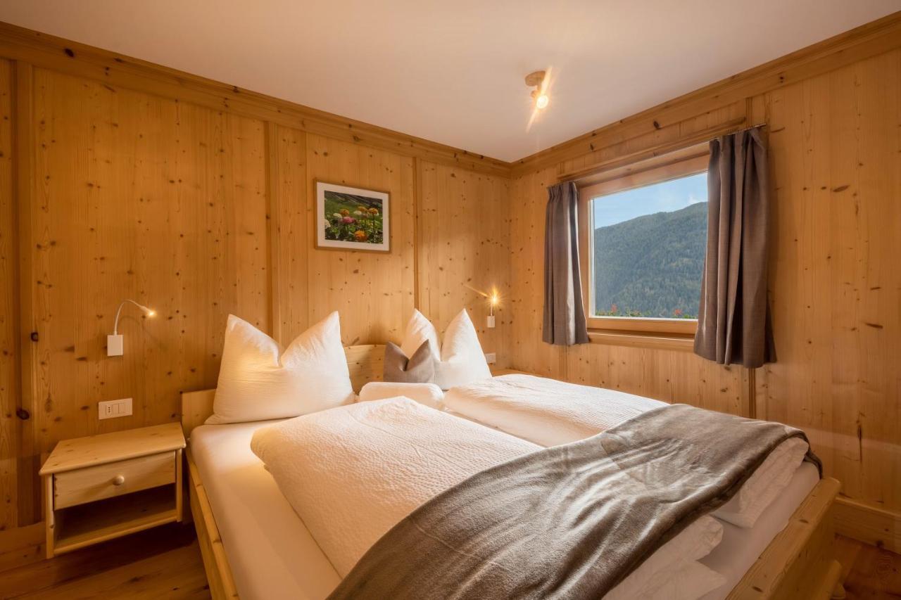Panorama Apartment Raffeinhof Santa Valburga Eksteriør billede