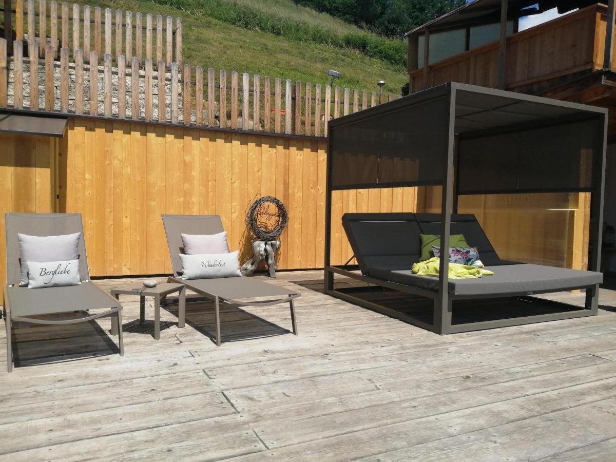 Panorama Apartment Raffeinhof Santa Valburga Eksteriør billede