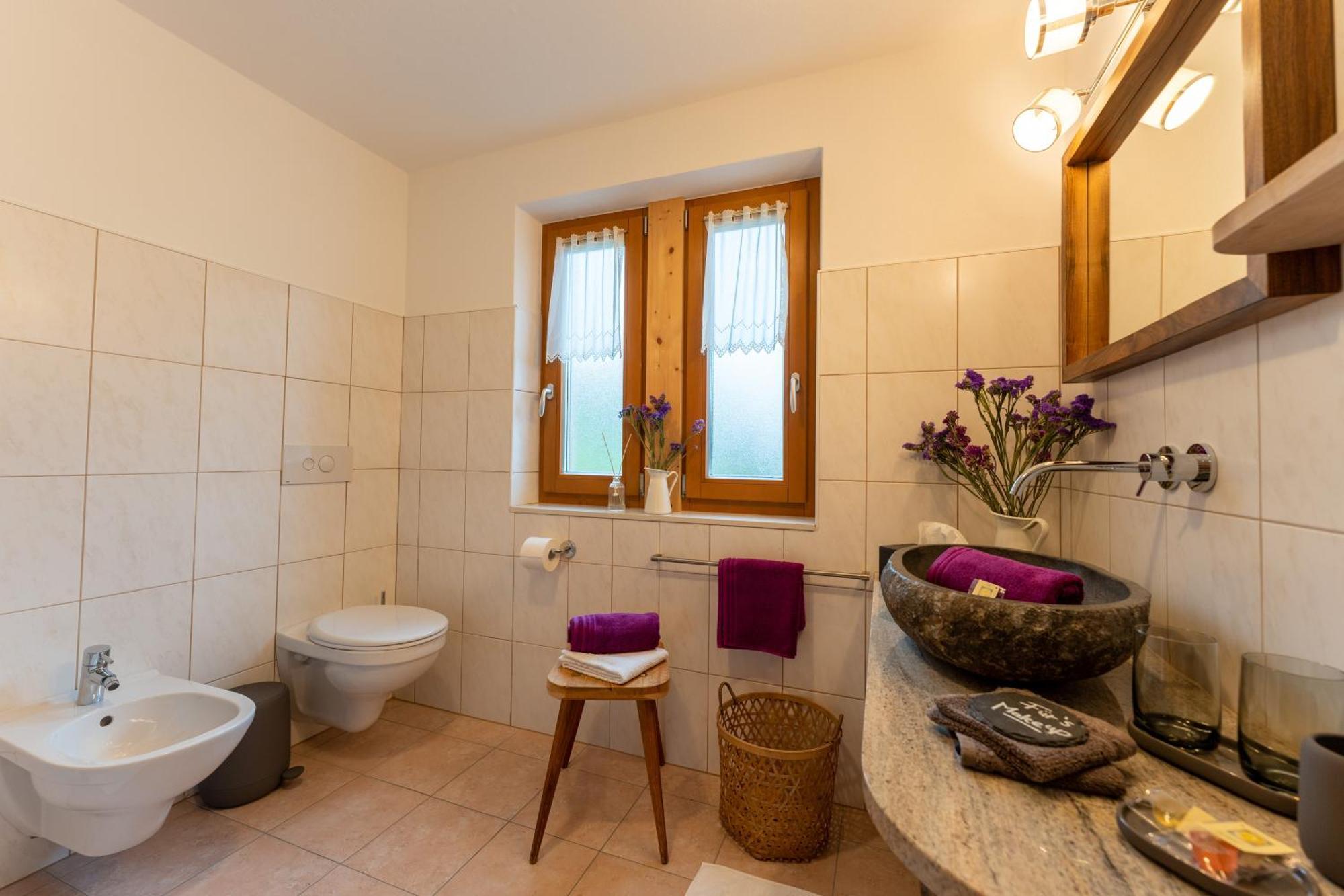 Panorama Apartment Raffeinhof Santa Valburga Eksteriør billede